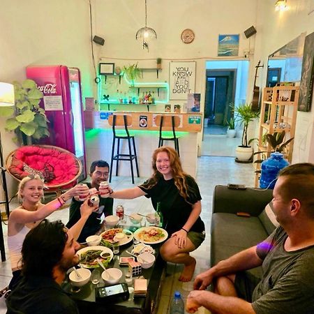 Social Backpacker Hostel & Rooftop Bar Battambang Ngoại thất bức ảnh