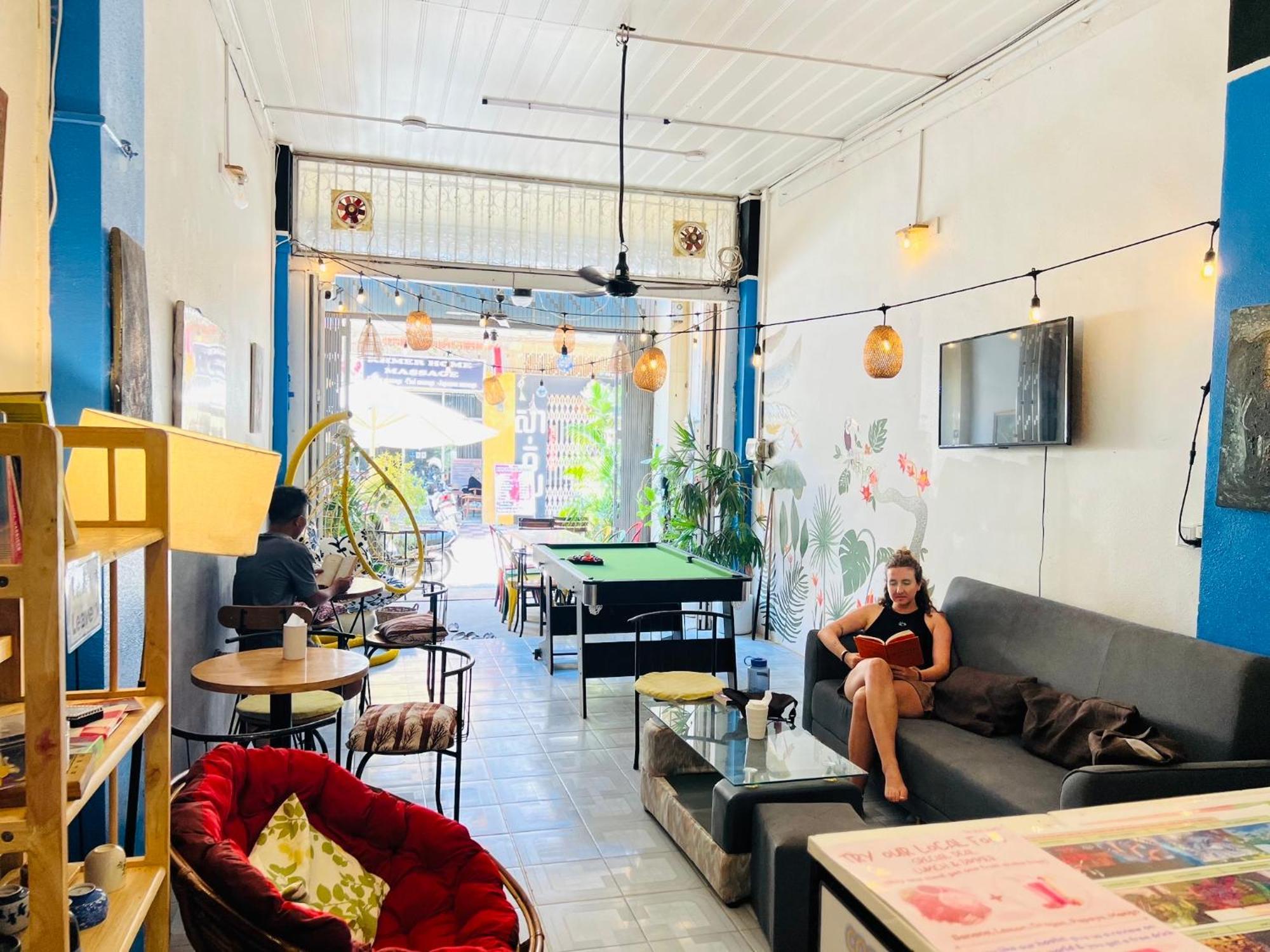Social Backpacker Hostel & Rooftop Bar Battambang Ngoại thất bức ảnh
