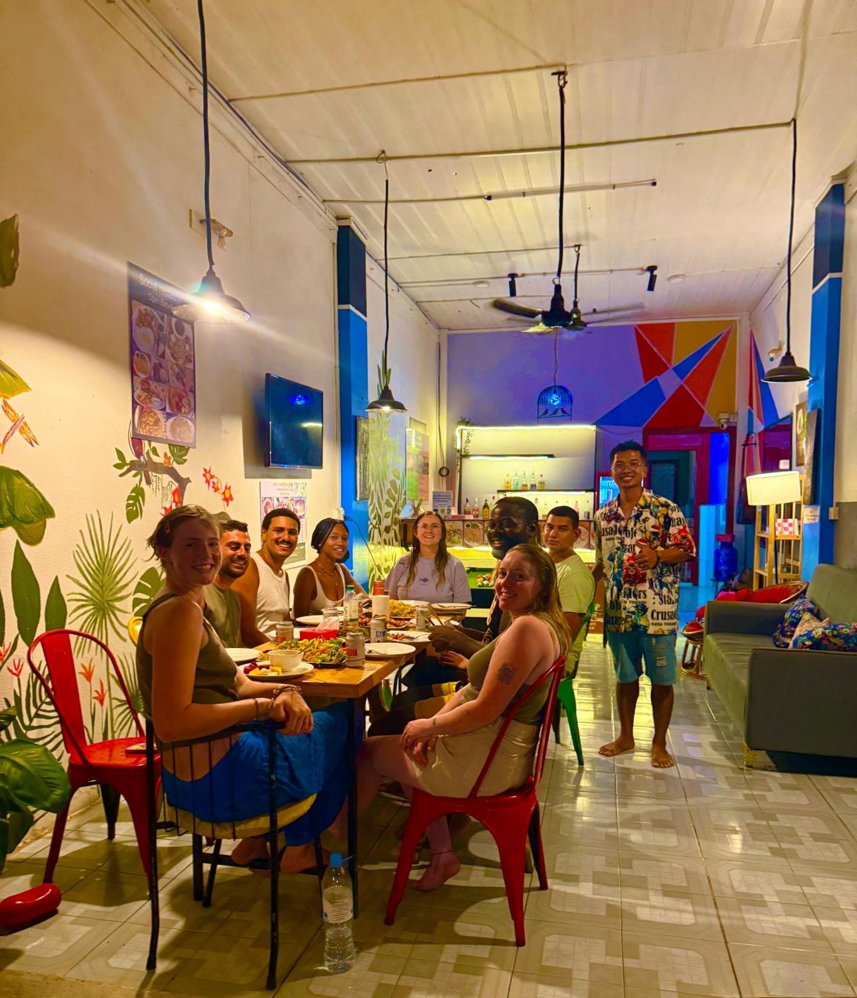 Social Backpacker Hostel & Rooftop Bar Battambang Ngoại thất bức ảnh